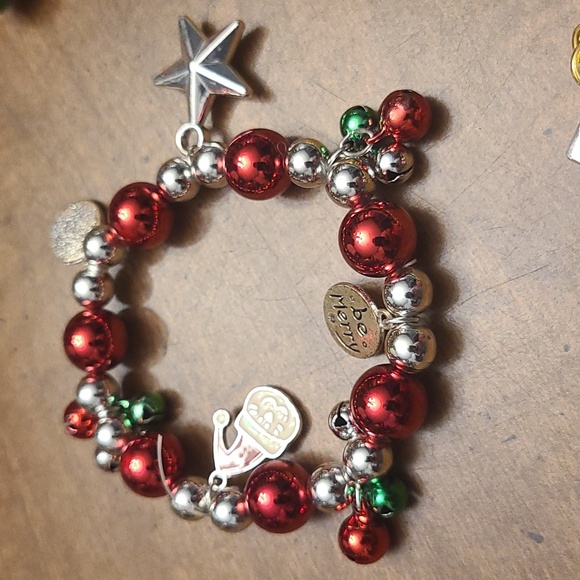 Fun Christmas Jewelry Lot - Picture 6 of 7
